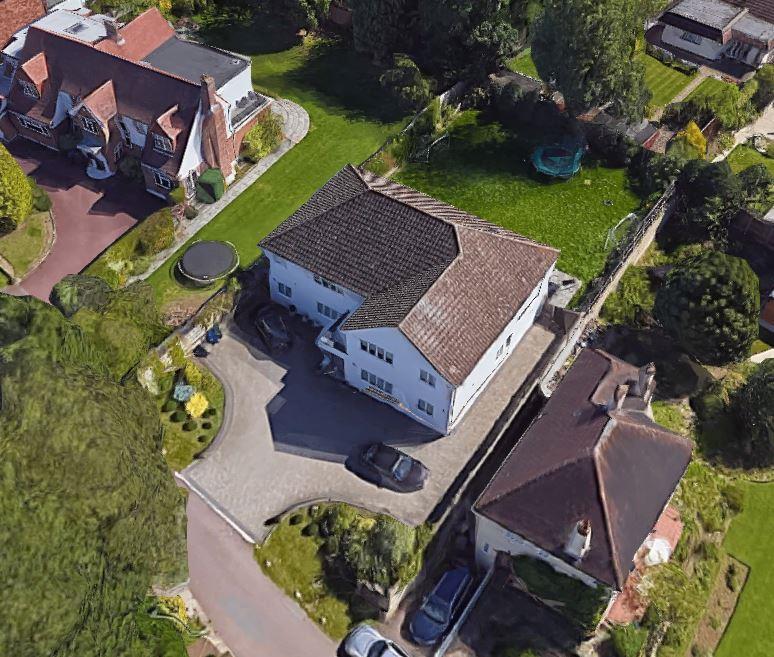 5 bed property in Austell Gardens, Mill Hill